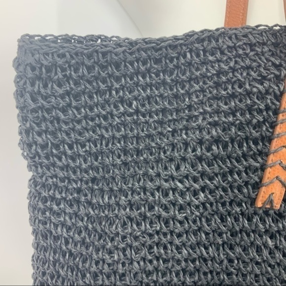 Olive Street gray straw tote with leather straps - Picture 2 of 5